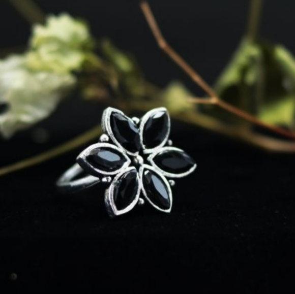 RING - Picture 2 of 2